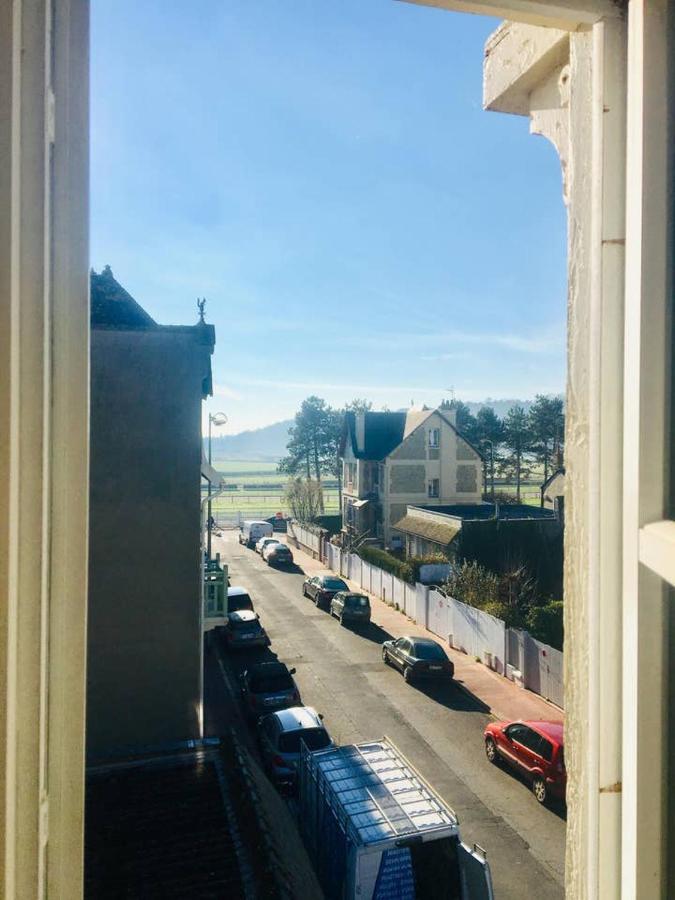 Appartement En Plein Centre De Deauville 2Eme Bagian luar foto